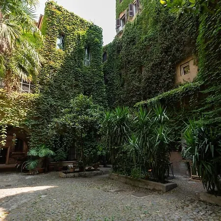 Luxury Heritage Penthouse - Navona Apartment *